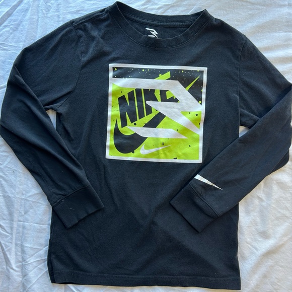 Boys Nike & Under Armour Clothing size 10 | Bundle 4 Shirts + Jean - Picture 2 of 16